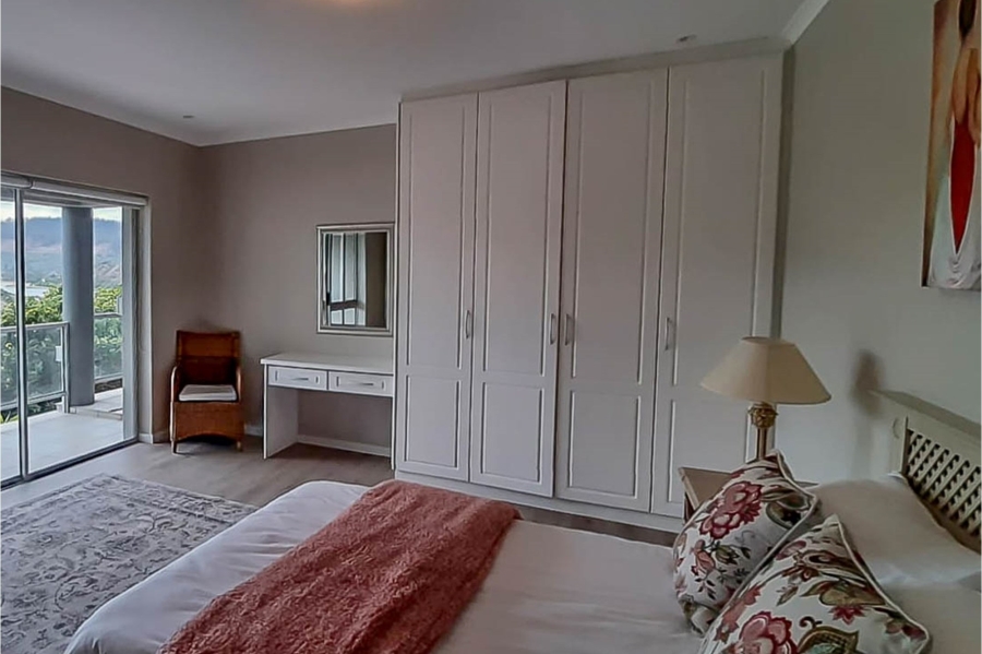 5 Bedroom Property for Sale in Kingfisher Creek Western Cape